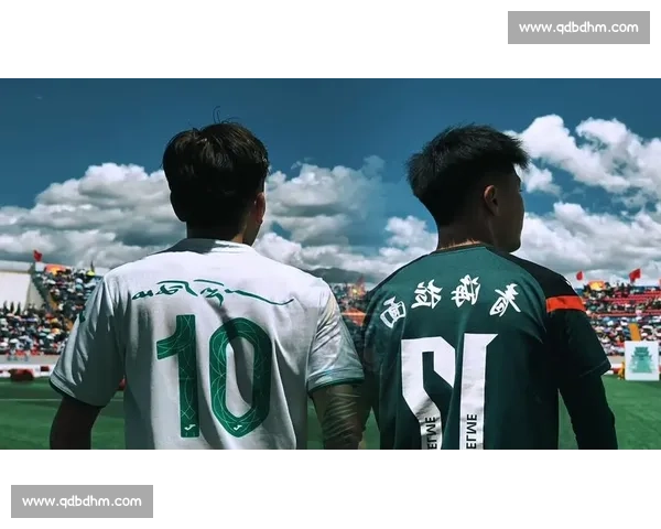 高原绿茵鏖战:青超联赛海东主场蓝黄对决握手言和 高原绿茵鏖战:青超联赛海东主场蓝黄对决握手言和