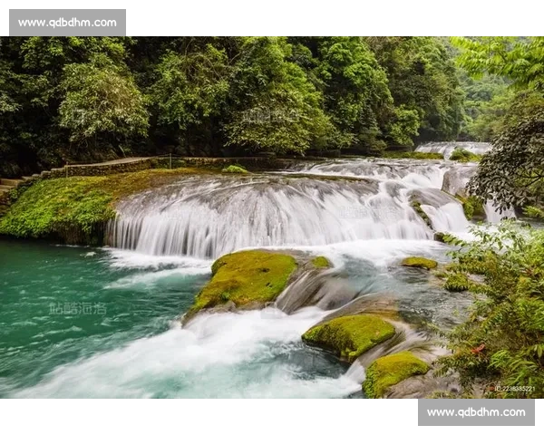 荔波小七孔大爷的 “不白来” 承诺:一桨摇出山水情 荔波小七孔大爷的 “不白来” 承诺:一桨摇出山水情